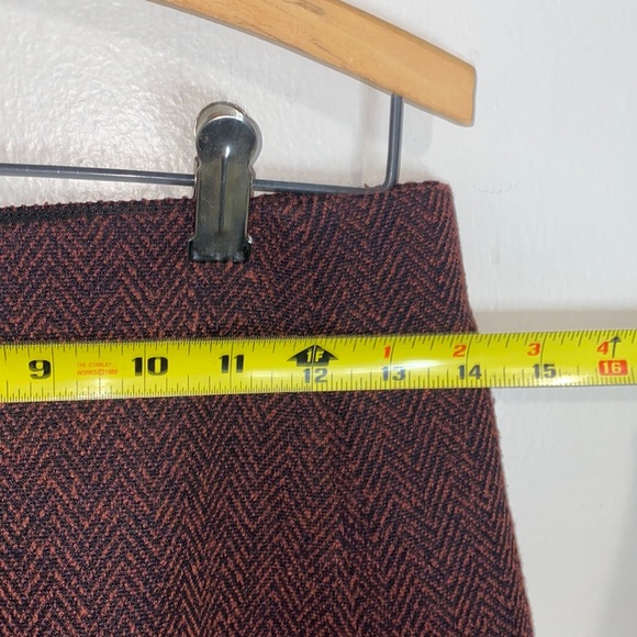 🦋NWT Adorable Loft red and black design skater skirt! - Picture 6 of 6